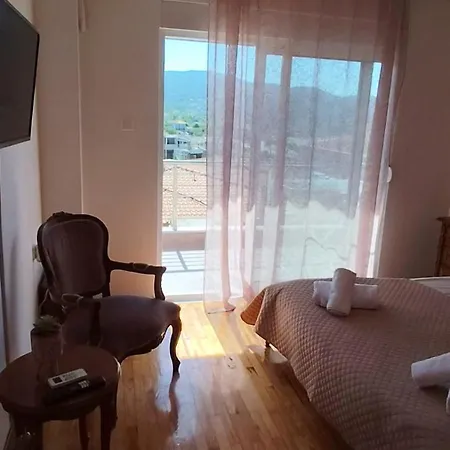 Vintage * Neos Marmaras