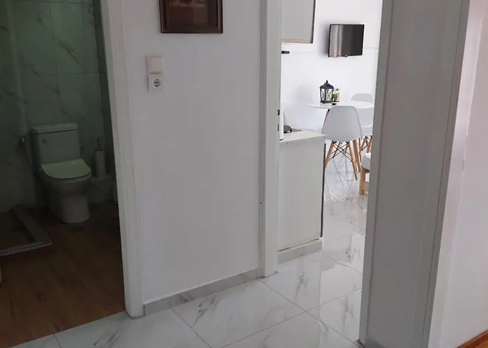 Vintage Neos Marmaras