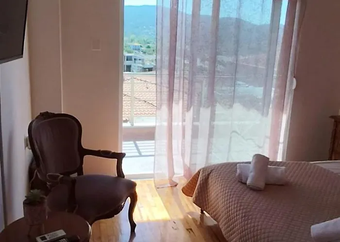 Vintage * Néos Marmarás